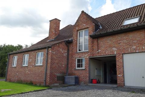 VERHUURD!!! GEEN BEZOEKEN MEER ! Rustig gelegen woning met 3 slaapkamers