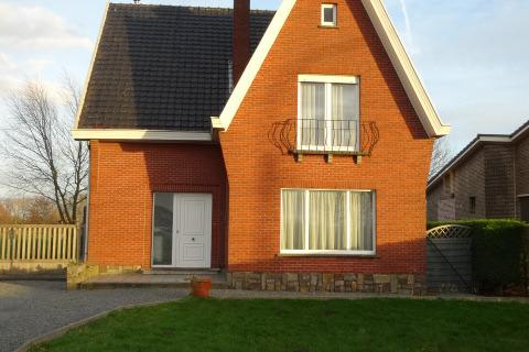 VERHUURD !!! Alleenstaande woning met tuin en 3 slaapkamers