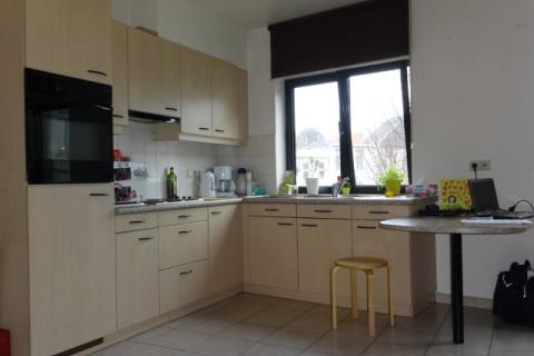 VERHUURD !!! Gezellig appartement in St-Amandsberg
