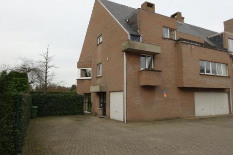 VERHUURD !!! Zeer ruim appartement met 4 slaapkamers