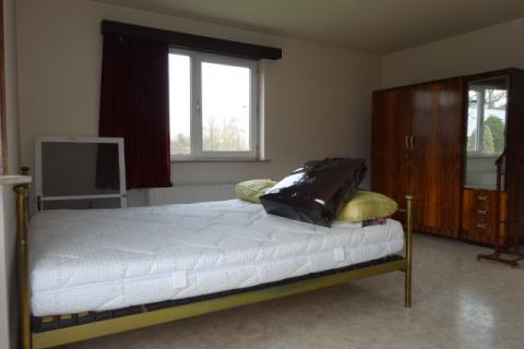 VERHUURD !!! Zeer ruim appartement met 4 slaapkamers