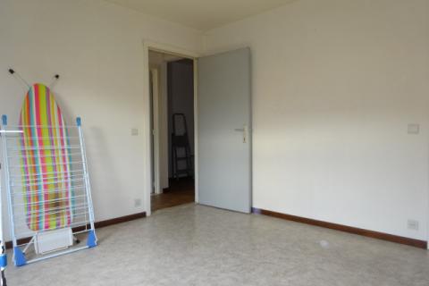 VERHUURD !!! Zeer ruim appartement met 4 slaapkamers