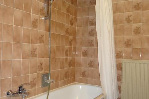 VERHUURD !!! Zeer ruim appartement met 4 slaapkamers