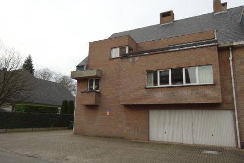 VERHUURD !!! Zeer ruim appartement met 4 slaapkamers
