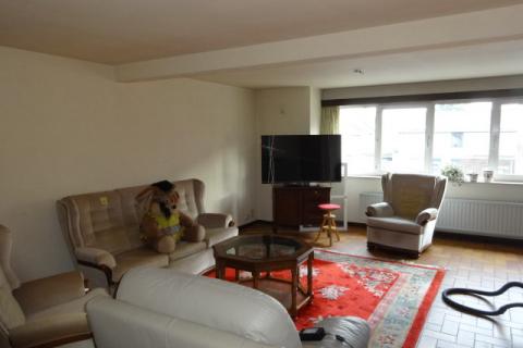 VERHUURD !!! Zeer ruim appartement met 4 slaapkamers