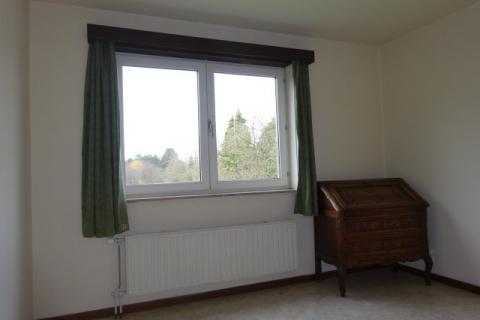 VERHUURD !!! Zeer ruim appartement met 4 slaapkamers