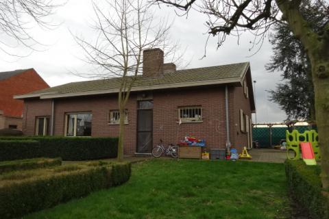VERHUURD !!! Verzorgde bungalow op een mooie locatie