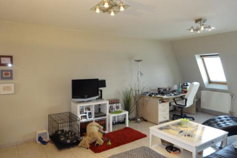 VERHUURD !!! Duplex-dakappartement in centrum van Melle