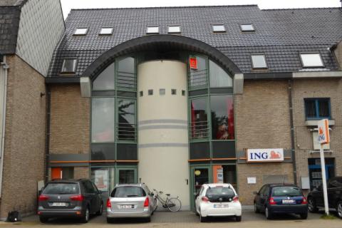 VERHUURD !!! Duplex-dakappartement in centrum van Melle
