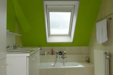 VERHUURD !!! Duplex-dakappartement in centrum van Melle