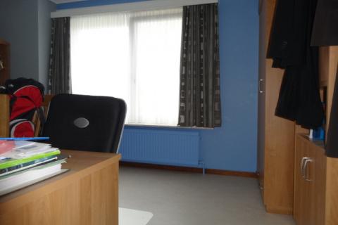 VERHUURD !!! Duplex-appartement met 2 slaapkamers