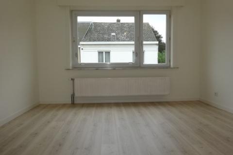 Gerenoveerd appartement met 2 slpk en garage 