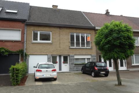 Gerenoveerd appartement met 2 slpk en garage 