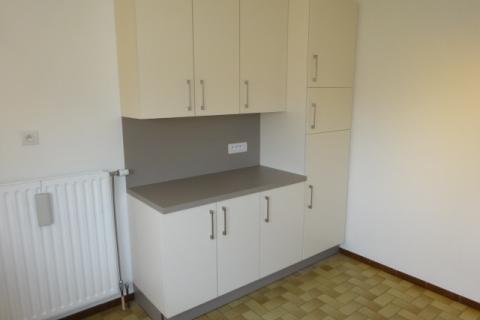 Gerenoveerd appartement met 2 slpk en garage 