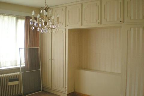 Ruime woning, mooi en rustig gelegen te Gentbrugge