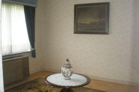 Ruime woning, mooi en rustig gelegen te Gentbrugge