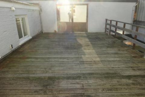 VERHUURD !!! Zeer ruim duplex appartement met ruim dakterras