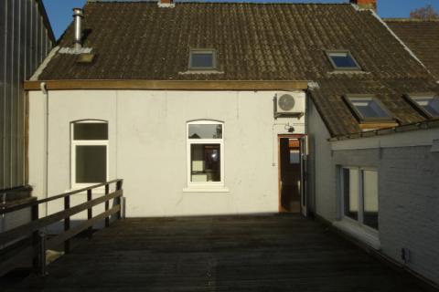 VERHUURD !!! Zeer ruim duplex appartement met ruim dakterras