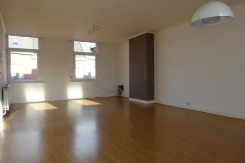 VERHUURD !!! Zeer ruim duplex appartement met ruim dakterras