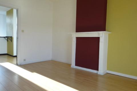 VERHUURD !!! Zeer ruim duplex appartement met ruim dakterras