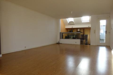 VERHUURD !!! Zeer ruim duplex appartement met ruim dakterras