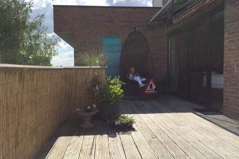 Leuk gerenoveerd dakappartement