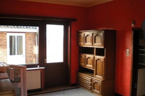 Zeer ruime eenvoudige rijwoning