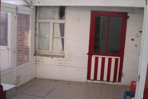 Zeer ruime eenvoudige rijwoning