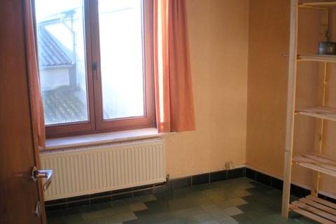 Zeer ruime eenvoudige rijwoning