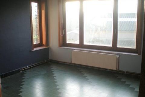 Zeer ruime eenvoudige rijwoning