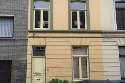 Mooie stadswoning in woonbuurt