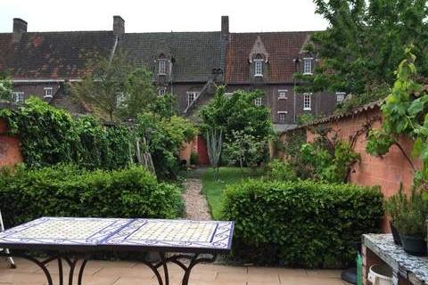 Mooie stadswoning in woonbuurt