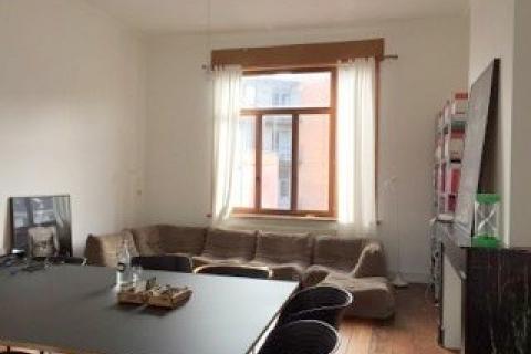 Mooi groot appartement aan de kuiperskaai te gent met zicht op de waalse krook