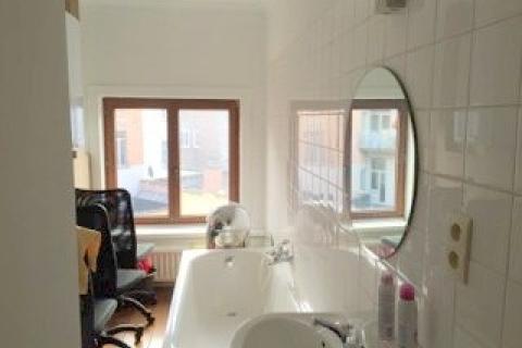 Mooi groot appartement aan de kuiperskaai te gent met zicht op de waalse krook