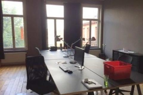 Mooi groot appartement aan de kuiperskaai te gent met zicht op de waalse krook