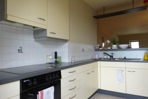 VERHUURD !!! Duplex-dakappartement in centrum van Melle