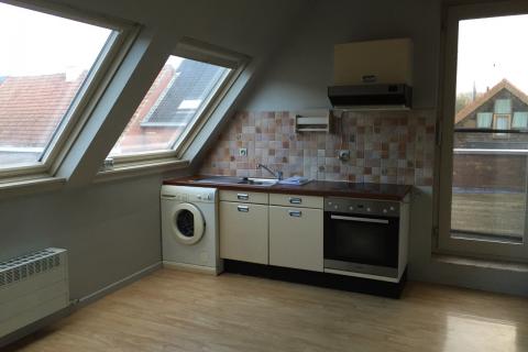 Mooi instapklaar ruim dakappartement 