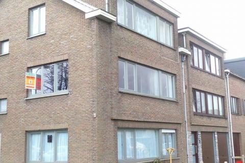 Rustig gelegen appartement op 1 ste verdieping te Wondelgem met 2 slaapkamers.