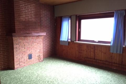 Volledig te renoveren casco rijwoning met veel potentieel  te Gentbrugge.