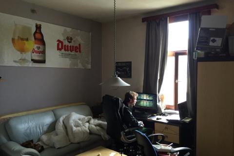 drie aanpalende woningen gelegen in studentenbuurt van gent. 