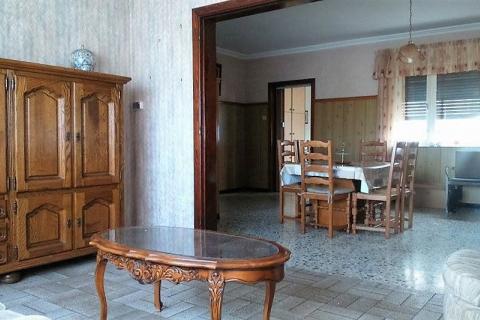 (NIEUWE VOORWAARDEN) Charmante woning met 4 slaapkamers en klein beschrijf! 
