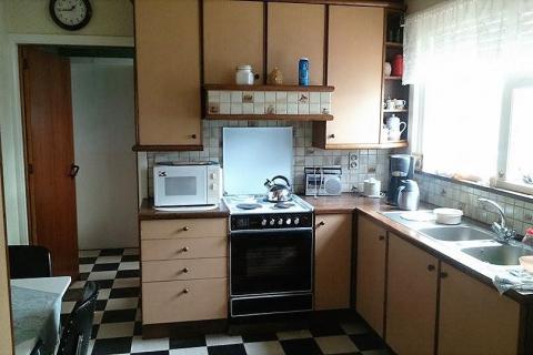 (NIEUWE VOORWAARDEN) Charmante woning met 4 slaapkamers en klein beschrijf! 