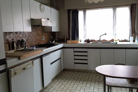 Op te frissen rijwoning met veel mogelijkheden te Gentbrugge.