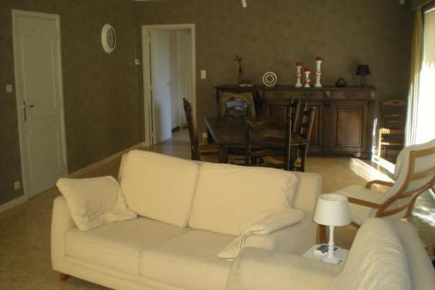 Ruime bungalow met 4 slaapkamers te Oosterzele 