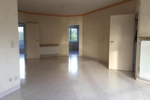 3 slaapkamer appartement gelegen aan de scheldevalei met garage