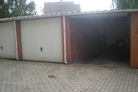 Gelijkvloers 2 slpk appartement te Melle Leeuw met garage. 