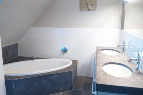 Instapklare woning met 4 slaapkamers gelegen in de schitterende wijk 'de Bommels' te Heusden