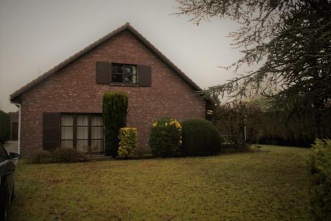 Gezellige villa te koop met 4 SLPK te Melle. 