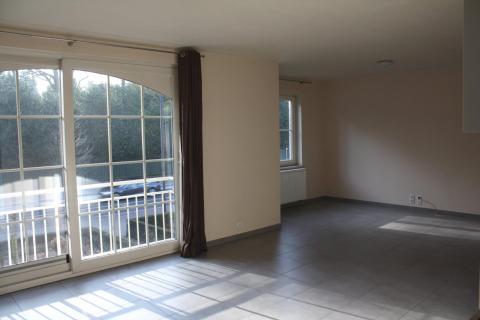 Te huur: Ruim appartement 2SLPK + terras + garage 