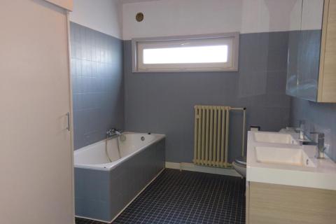 (VERKOCHT) Charmante villa met 4 SLPK nabij centrum Heusden